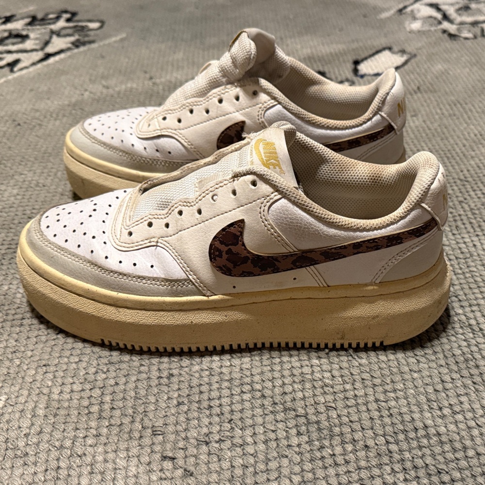 Nike Women's White and Brown Sneakers